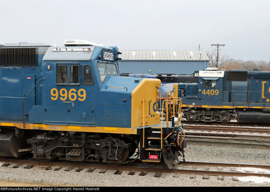 CSX 9969 & 4409